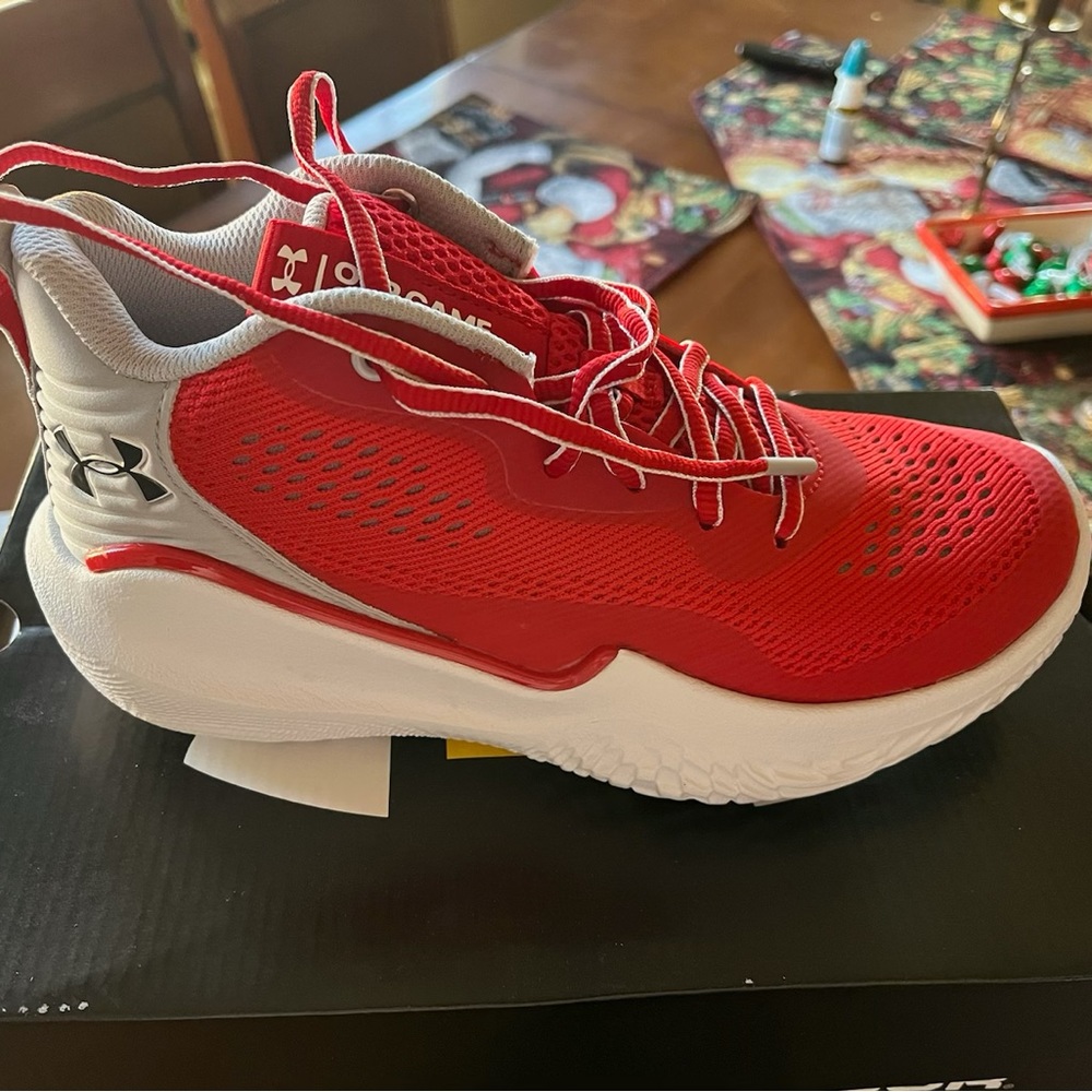 Under Armour Flow Breakthrough Basketball Shoe